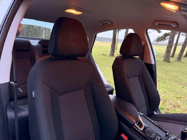 Hyundai i40 2017 1.7 Diesel 1 Owner 375406723