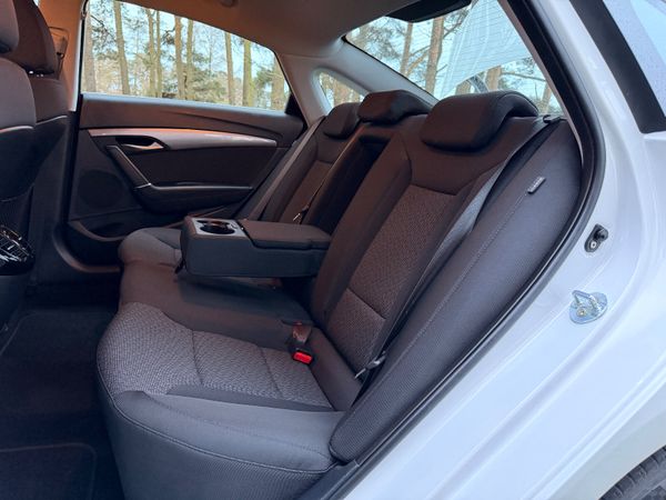 Hyundai i40 2017 1.7 Diesel 1 Owner 375406734