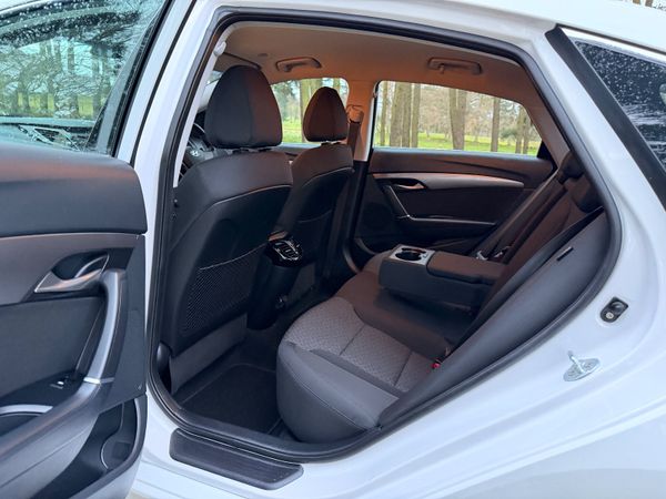 Hyundai i40 2017 1.7 Diesel 1 Owner 375406732