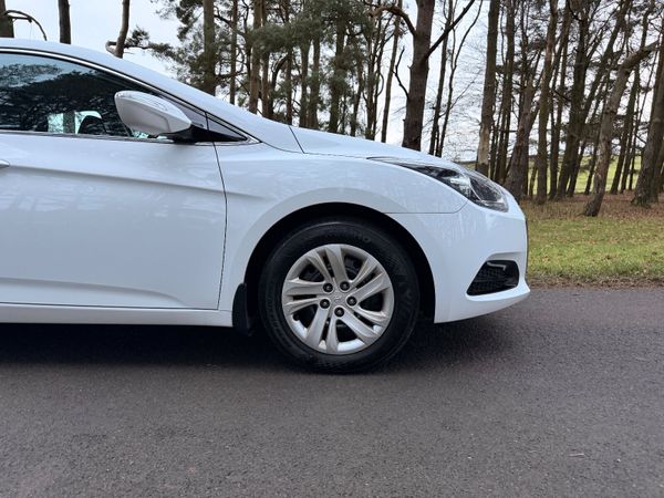 Hyundai i40 2017 1.7 Diesel 1 Owner 375406834