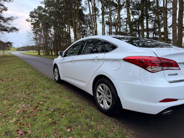 Hyundai i40 2017 1.7 Diesel 1 Owner 375406873