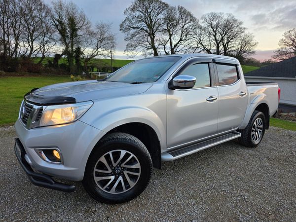 Nissan Navara 2019 375467317