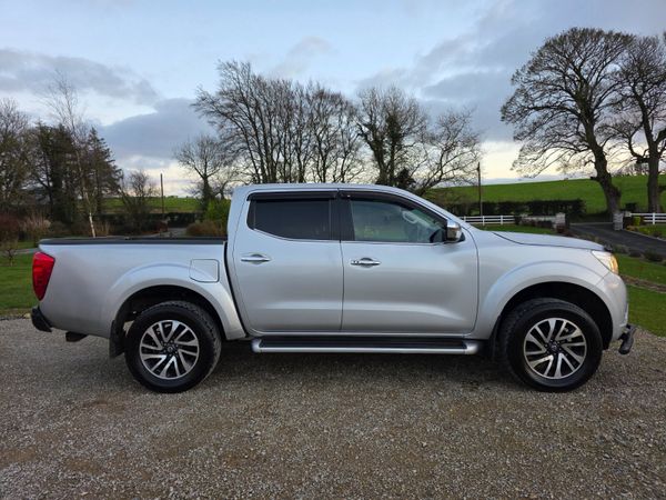 Nissan Navara 2019 375467324