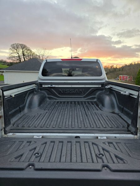 Nissan Navara 2019 375467325