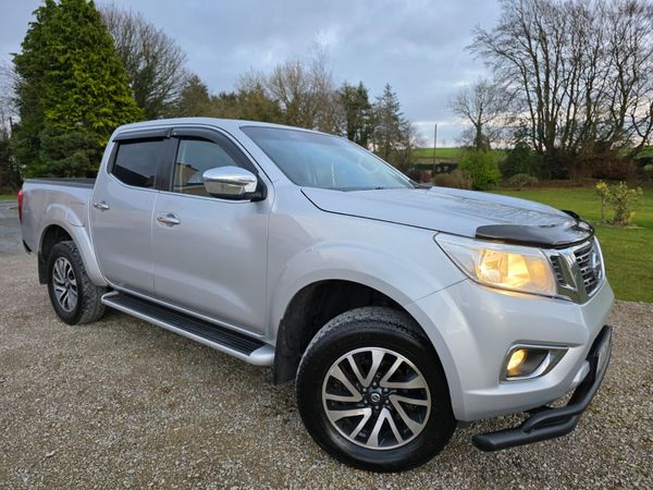 Nissan Navara 2019 375467328