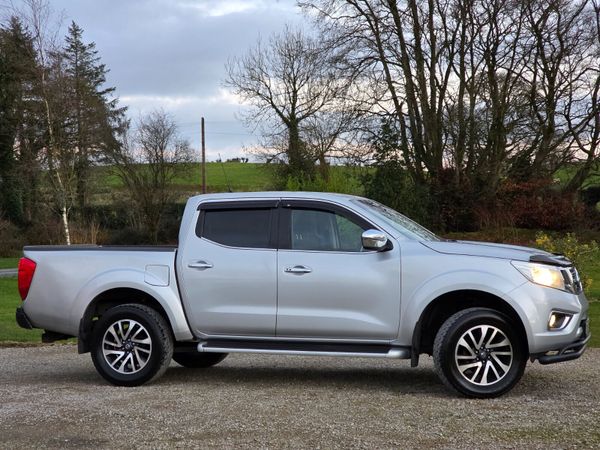 Nissan Navara 2019 375467329