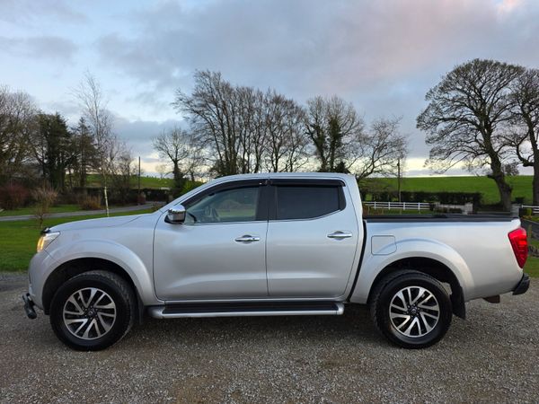 Nissan Navara 2019 375467323