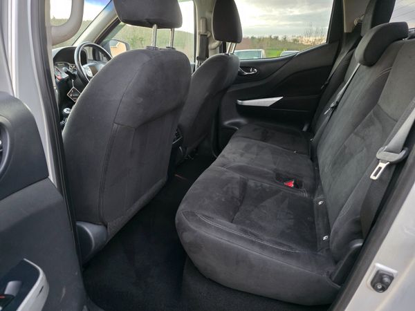 Nissan Navara 2019 375467334