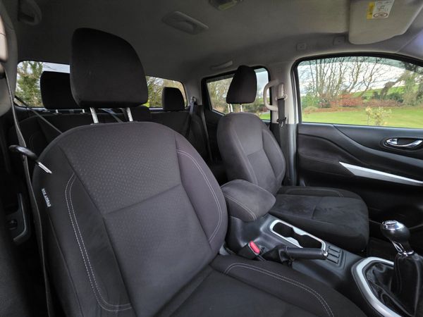 Nissan Navara 2019 375467332