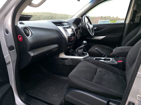 Nissan Navara 2019 375467333