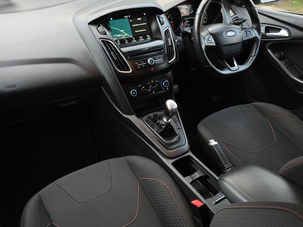 181 Ford Focus ST-Line 1.5 TDCI 6 Speed Manual 375584344