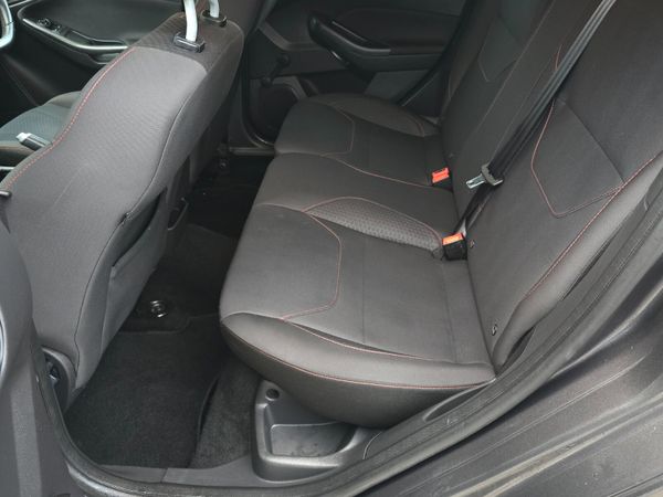 181 Ford Focus ST-Line 1.5 TDCI 6 Speed Manual 375584346