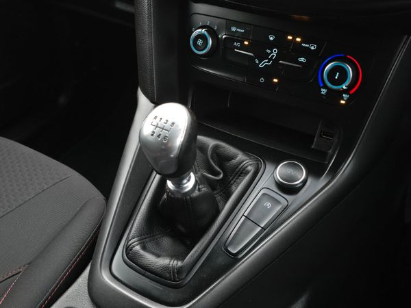 181 Ford Focus ST-Line 1.5 TDCI 6 Speed Manual 375584359