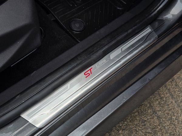 181 Ford Focus ST-Line 1.5 TDCI 6 Speed Manual 375584366