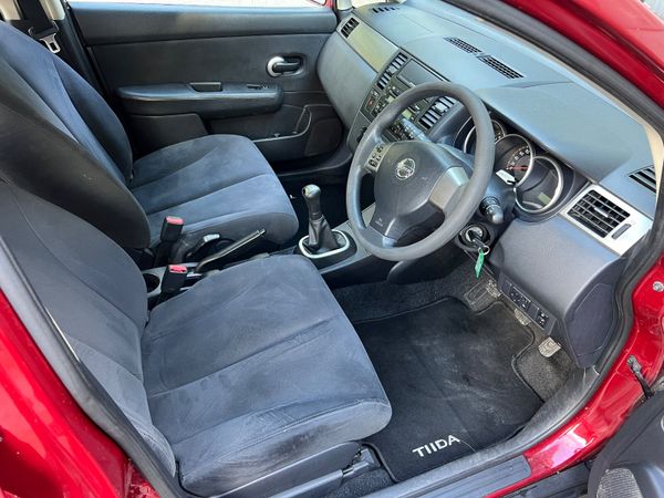 Nissan Tiida 2008 1.6 SE 375634162