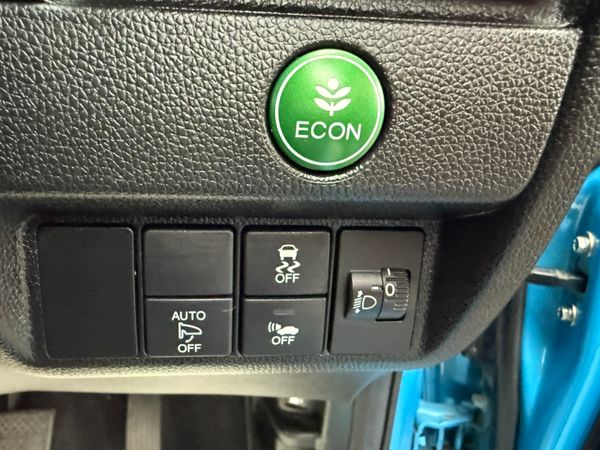 2015 Honda Jazz/FIT  1.5 Hybrid auto, 41K Miles 375640215