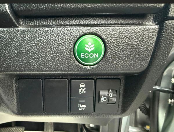 2014 Honda FIT  1.5 Hybrid automatic,47K Miles 375732361