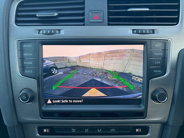 Volkswagen Golf 1.2 TSI Auto 375796637