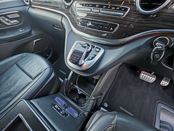 2016 Mercedes Benz V Class V250 8 Seater Low Milea 375870969