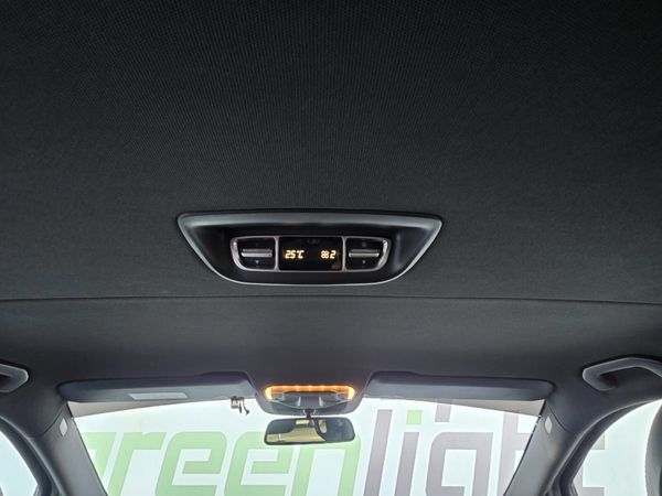 2016 Mercedes Benz V Class V250 8 Seater Low Milea 375870992