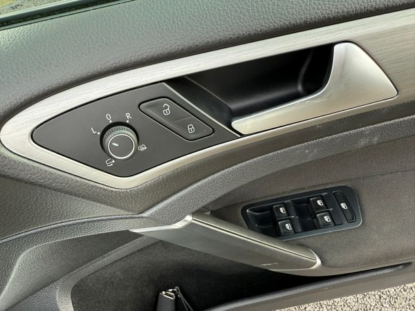 2016 VW Golf 1.2 petrol automatic, 36k Miles 375936997