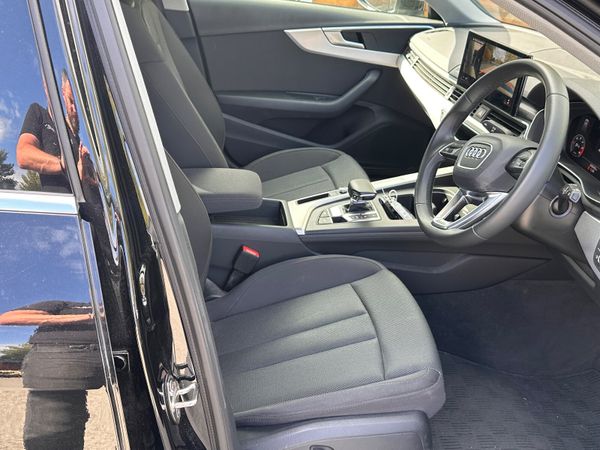 2022 AUDI A4 estate Auto 376201285