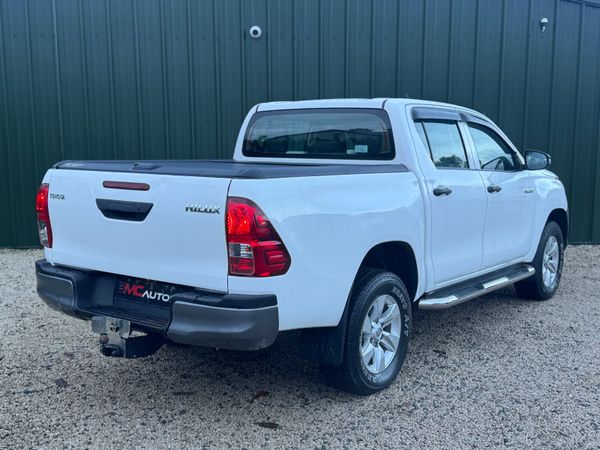 Toyota Hilux 2019 LOW MILES 376236048