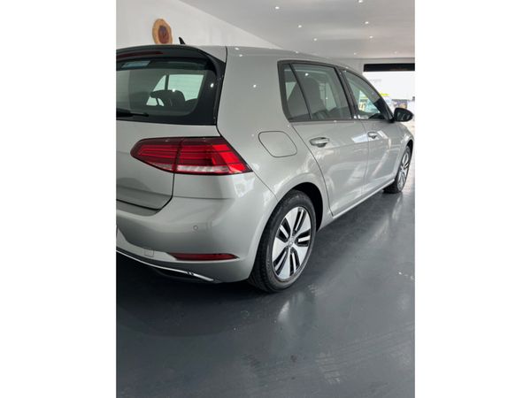 Volkswagen e-Golf PRICE DROP COMFORTLINE 5DR AUTO 376403035