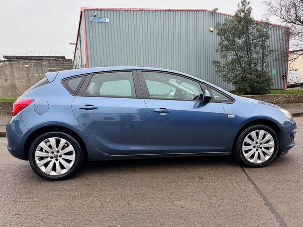 Opel Astra 2014 1.4 petrol NCT&TAX 376502109