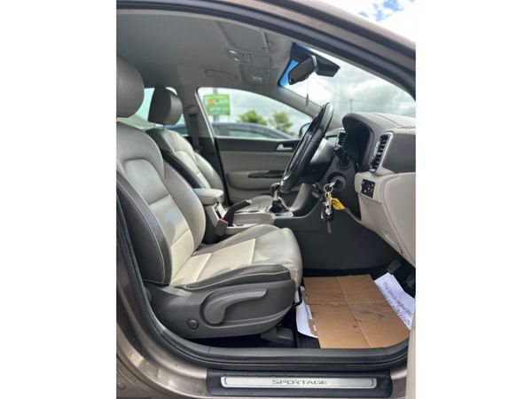 Kia Sportage VERY LOW MILEAGE PLATINUM SAM 5DR 376662995