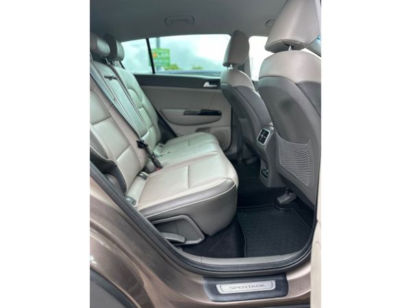 Kia Sportage VERY LOW MILEAGE PLATINUM SAM 5DR 376663000