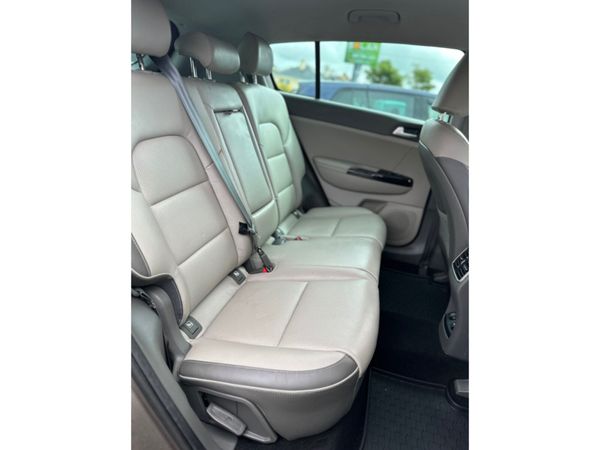 Kia Sportage VERY LOW MILEAGE PLATINUM SAM 5DR 376663001