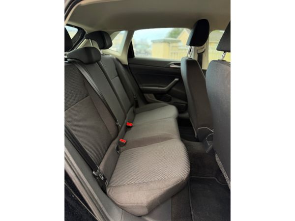 Volkswagen Polo VERY LOW MILEAGE - TRENDLINE 1.0 M 376795924