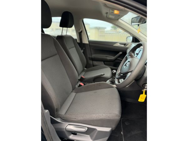 Volkswagen Polo VERY LOW MILEAGE - TRENDLINE 1.0 M 376795922