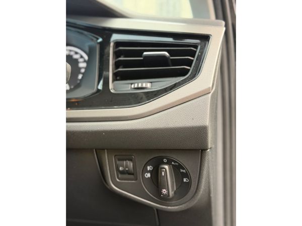 Volkswagen Polo VERY LOW MILEAGE - TRENDLINE 1.0 M 376795931