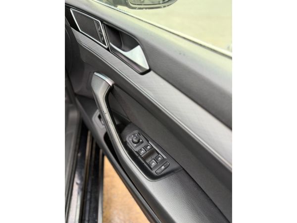 Volkswagen Passat LOW MILEAGE- BUSINESS 2.0 TDI MA 376798444