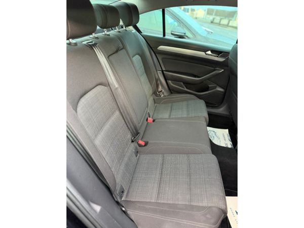 Volkswagen Passat LOW MILEAGE- BUSINESS 2.0 TDI MA 376798450