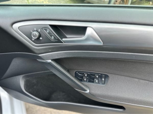 Volkswagen Golf 1.6 TDI SE NAV BLUEMOTION 115PS 5D 376801660