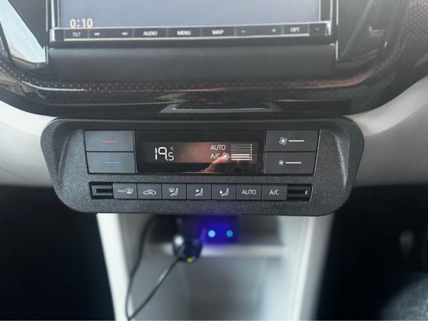 Volkswagen up! Auto - Massive Spec 376915980