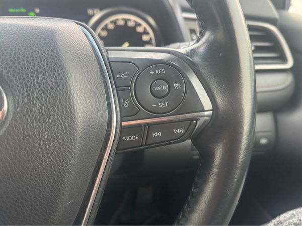 Toyota Camry Hybrid – Pearl White, High Spec, JBL, 376917661