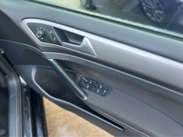 Volkswagen Golf New NCT - CL 1.2 TSI MANUAL 6SPEED 377035464