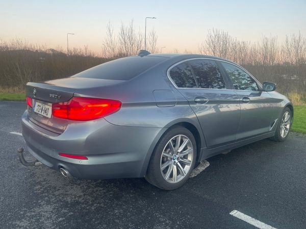 BMW 5-Series 2017 377274577