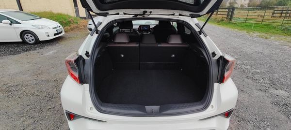 2017 Toyota CHR (Pear White) 370001506