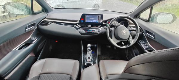 2017 Toyota CHR (Pear White) 370001514