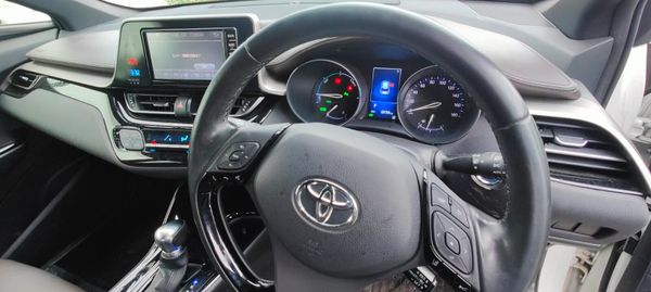 2017 Toyota CHR (Pear White) 370001512