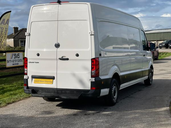 202 Volkswagen Crafter Highline 140bhp Spotless 370032564