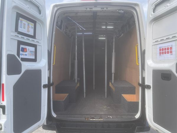 202 Volkswagen Crafter Highline 140bhp Spotless 370032572