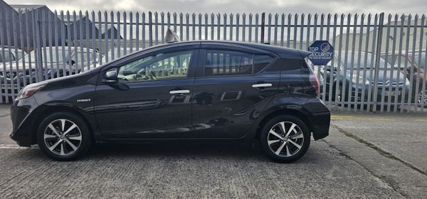 2019 (192) Toyota Aqua | Black 370060645