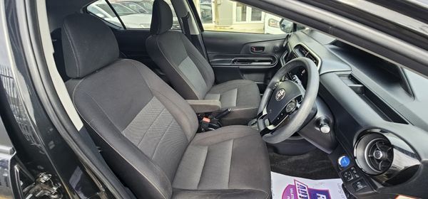 2019 (192) Toyota Aqua | Black 370060668