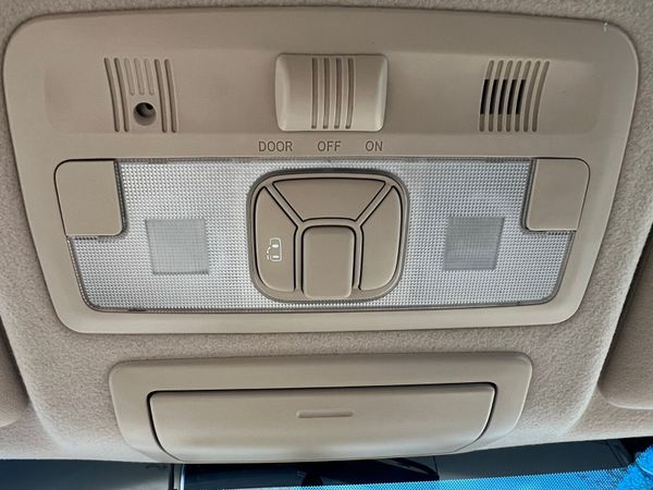 2013 Toyota Estima Revese Camera 370080914